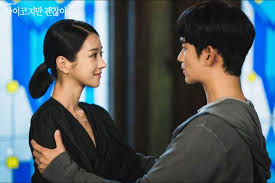 Suatu ketika saat reuni sma, hong dae yong yang mabuk pernah mengatakan kepada jung da jung bahwa pernikahan meraka membuat kehidupannya jadi berantakan. Sinopsis It S Okay To Not Be Okay Episode 16 Awal Kehidupan Baru Moon Young Dan Kang Tae Halaman All Kompas Com