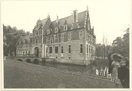 Het steen está situada perto de steenmolenbrug. Kasteel Het Steen Regionale Beeldbank
