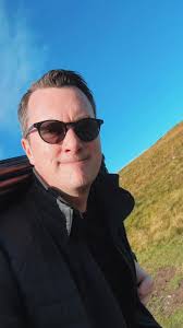 We went to visit the site of the #sycamoregap today as tree surgeons cut it  up and started to remove it. People here described the atmosphere “like a  funeral”. 🌳 @Channel 5 News