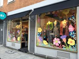 Spring Window Painting By Maria Over For Milk Munich Fenster Kunst Fensterfarbe Laden Schaufenster