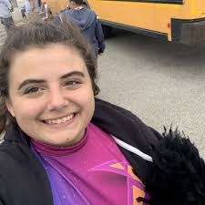 Dani Henderson's Instagram, Twitter & Facebook