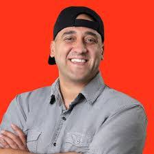 Carmen Vallone's Instagram, Twitter & Facebook