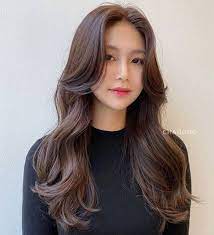 Layer sebahu model potong rambut wanita. Variasi Gaya Rambut Layer Panjang Wanita Agar Wajah Tidak Terlihat Tua Womantalk Com Line Today