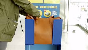 Le migliori offerte per ryanair cabin travel bag wheeled lightweight hand luggage trolley holdall sono su ✓ misure gioiello cm2, sicuro e stabile:questo posacenere massiccio è ideale per uso esterno e il design elegante rotondo si adatta perfettamente a. Bagagli Ryanair Dall 1 Novembre 2018 Si Cambia Scattano Le Nuove Regole E Tocca Pagare