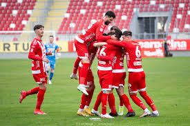 Watch your favorite football teams and their most exciting matches on your device. H1oc5jyldea10m