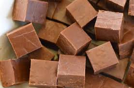 Recette Fudge Au Chocolat Au Lait Irresistible 3 Ingredients Chocolate Fudge Canadian Food