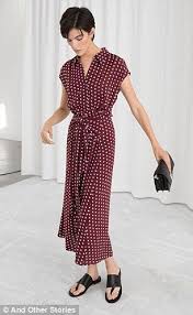 Meghan Markle Sports 163 Polka Dot Dress By Other Stories Fashion Midi Dress Dresses
