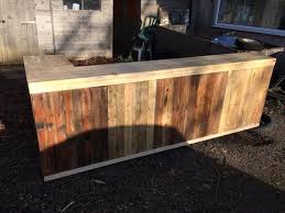 Diy Pallet Desk And Counter Design Jpg 600 450 Pixels Wooden Pallet Bar Pallet Counter Pallet Diy