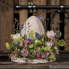 Marion Schouten On Instagram Easter Is Coming Closer And I Just Uploaded A Youtube Video How T En 2020 Centre De Table Pour Paques Decoration Paques Fleurs De Paques