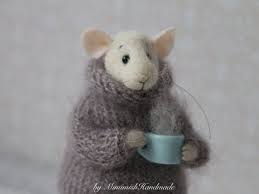 This Cute Mouse Is Handmade From Organic Merino Wool Produced In New Zealand Using Needle Felt Techniques In Felt Mouse Needle Felted Animals Needle Felting