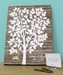 Instead Of A Guest Book People Sign A Leaf How Unique And Sweet Is This A Wedding Tree The Company Is Called Peachwik I Love Th Matrimonio Idee Decorazioni