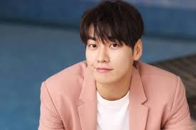 Hello players, i have korean dramas kim young kwang sticker. Look Kim Young Kwang Announces Fanmeeting In Korea Annyeong Oppa