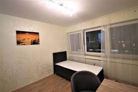 Diese komplett sanierte und sehr gepflegte wohnung in einem mehrfamilienhaus in zweiter reihe bietet ihnen neben der urbanen lage mit bester infrastruktur im lebendigen stuttgarter westen ausgleichend ruhige un. 1 Zimmer Wohnungen Oder 1 Raum Wohnung In Stuttgart Mieten