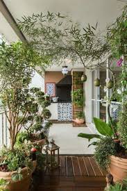 Plante En Pot Terrasse Comment Creer Un Petit Jardin Botanique Chez Vous Jardins Terrasse Jardin Decoration Balcon