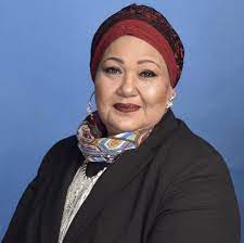 انتقلت الفنانة القديرة انتصار الشراح الى رحمة الله تعالى بعد صراع مع المرض في مستشفى وليستون في العاصمة البريطانية. ÙÙ‚Ø¯Øª ÙˆØ²Ù†Ø§ ÙƒØ¨ÙŠØ±Ø§ ÙˆØªØ¯Ù‡ÙˆØ±Øª ØµØ­ØªÙ‡Ø§ Ø¨Ø¹Ø¯ Ø±ÙØ¶Ù‡Ø§ Ø§Ù„Ø¹Ù„Ø§Ø¬ Ø¨Ø§Ù„Ø®Ø§Ø±Ø¬ Ø±Ø­Ù„Ø© Ø§Ù†ØªØµØ§Ø± Ø§Ù„Ø´Ø±Ø§Ø­ Ù…Ø¹ Ø§Ù„Ù…Ø±Ø¶ ÙˆÙ„Ø­Ø¸Ø§ØªÙ‡Ø§ Ø§Ù„Ø£Ø®ÙŠØ±Ø© Ù…Ø¬Ù„Ø© Ù‡ÙŠ