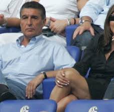 Simone thomalla and rudi assauer arrive for the goldene kamera awards at the axel springer building on february 2, 2006 in berlin, germany. Nach Streit Auf Sylt Sorry Mucke Assauer Entschuldigt Sich Welt