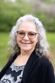 Erin Lovern's Instagram, Twitter & Facebook