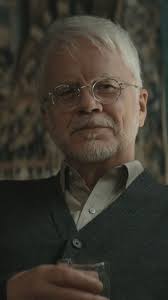 Silo“ auf Apple TV+: Warum für Tim Robbins die Serie erschreckend aktuell  ist!