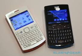 Nokia Asha 205 "Facebook phone" and $62 ...