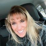 Cari Dyer's Instagram, Twitter & Facebook