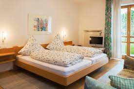 Wir unterstützen die jugendarbeit in haus wasserburg mit finanziellen und ideellen mitteln, packen schon mal ganz praktisch mit an und erleben gemeinschaft und glaubensvertiefung. Zimmer Haus Truckenbrodt Ferienwohnung In Wasserburg