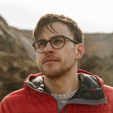 Very spatial people to follow