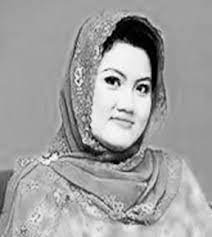 Gambar sebenar cik siti wan kembang. Cik Siti Wan Kembang Perjalanan Mengenal Diri