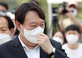 윤석열 전 검찰총장이 지난 9일 오후 서울 남산예장공원 개장식에서 마스크를 고쳐쓰고 있다. ìž¥ì„±ì²  ìœ¤ì„ì—´ XíŒŒì¼ ìž…ìˆ˜ èˆ‡ ë„¤ê±°í‹°ë¸Œì— ì¢‹ì€ ë¨¹ìž‡ê° ì„œìš¸ì‹ ë¬¸
