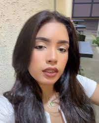 𝐄𝐌𝐈𝐋𝐘 𝐇𝐄𝐑𝐄𝐃𝐈𝐀