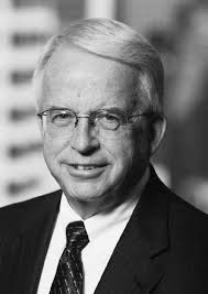 BULLuIvGL TAĸES CEvTER STAGE AS FOCUS OF FIRμ EVEvT