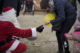 Des gâteaux et des objets seront vendus au profit de l'association pour la réalisation des projets 2019/2020. Marche De Noel Des Quais D Auxerre Decouvrez Le Programme Des Animations Auxerrexpo Centre De Congres Parc Exposition