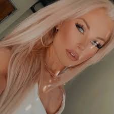 Mara Carson's Instagram, Twitter & Facebook