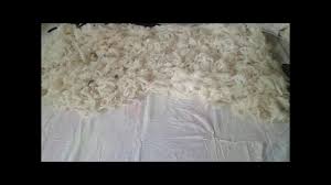 Nefes alan elyaf, yorgan içindeki elyaf sıradan elyaflara kıyasla daha çok hava tutarak keyifli bir uyku sağlar ve metre kareye 250gr elyaf düşmektedir. Yorgan Dikimi Doldurduk Cevirdik Diktik How To Sew Quilts Youtube