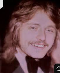 With or without mustache?! That's the question 🫶🍾👌🎯