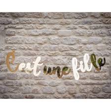 Tu peux mettre les revues sur la table. Guirlande C Est Une Fille Or La Boite A Dragees