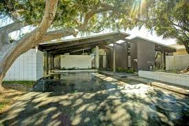 Twice Remodeled Eichler Ish House In Baldwin Hills Mid Century Exterior Mid Century House Midcentury Modern