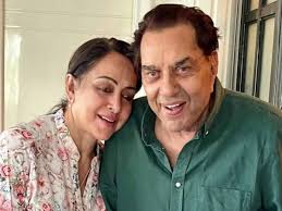 Esha Deol drops adorable post to celebrate her parents wedding anniversary