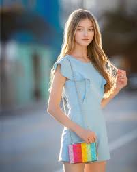 Emily dobson is a freelance writer and journalist based in melbourne, australia. 22 4k Likes 507 Comments Emily Dobson Itsemilydobson On Instagram When In Doubt Chil Fashion Teenage Girls Girls Fashion Clothes Teenage Girl Outfits