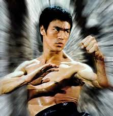 Vous me direz, c'est pas un gage de qualité et c'est. Saviez Vous Que Bruce Lee Etait Si Rapide Qu On Devait Ralentir Ses Mouvements Dans Ses Films