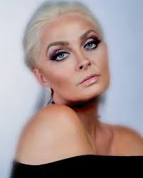 Photographers and female models needed for portfolio images