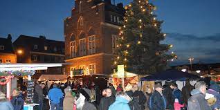 Aktuelle nachrichten aus erftstadt, was ist los in erftstadt, bilder, termine, neuigkeiten, lokales, lechenich, liblar, was ist in erftstadt passiert, corona news aus lechenich, liblar und der region. Erftstadt Lechenich Weihnachtsmarkt In Lechenich Einstimmen Auf Das Fest Rheinische Anzeigenblaetter De