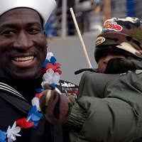 Оригинальная находка описывала эту фотографию следующим образом: База:  Naval Base, Norfolk Штат: Вирджиния (Вирджиния) Страна: Соединенные Штаты  Америки (США) Оператор сцены: Липски Статус релиза: Обнародован  Комбинированные цифровые графические файлы ...