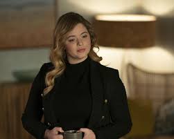 Pretty little liars 1×1 : Pretty Little Liars The Perfectionists Bild Sasha Pieterse 1 Von 58 Filmstarts De