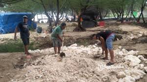 Tiket masuk, jam buka, fasilitas, lokasi, pesona ombak, karang eksotis, camping, garis pantai yang panjang. Tak Dapat Bantuan Perbaikan Fasilitas Wisata Pantai Lon Malang Sampang Yang Rusak Dilakukan Swadaya Tribun Madura