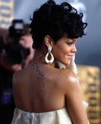Cropped cuts or shags are the best choice for women with short curly hair because you can effortlessly achieve volume. 20 Best Rihanna Short Curly Hair Short Hairstyles Haircuts 2019 2020