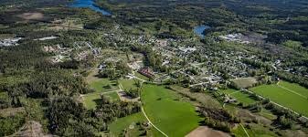 Värnamo (pronounced ˈvæːɳamuː ()), historically known as wernamo, is a town in jönköping county in the south of sweden.it is situated on the river lagan just north of the lake vidöstern. Orter I Varnamo Kommun Varnamo Kommun