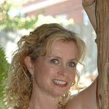 Donna Knuckles's Instagram, Twitter & Facebook