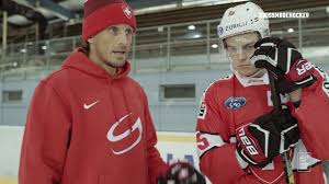 Get the latest news, stats, videos, highlights and more about columbus blue jackets left wing gregory hofmann on espn.com. Swissmadehockey Schusstechnik Mit Gregory Hofmann Youtube