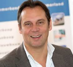 MEET THE BROKERS AND STAFF OF JRS MAKELAARS