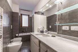La prima cosa che ti viene detta è che il rifacimento di un bagno è un lavoro impegnativo e costoso, ma quanto costa rifare un bagno?la prima risposta è calcolare il prezzo medio in mq. Quanto Costa Ristrutturare Il Bagno Facile Ristrutturare